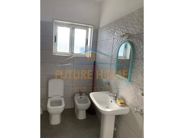 Tirane, shes apartament 2+1 Kati 3, 74 m² 55.000 Euro (Laprake)