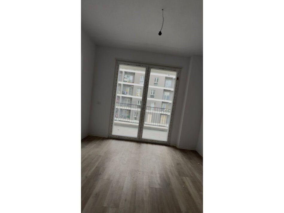Tirane, jepet me qera apartament 2+1 Kati 5, 85 m² 300 € 