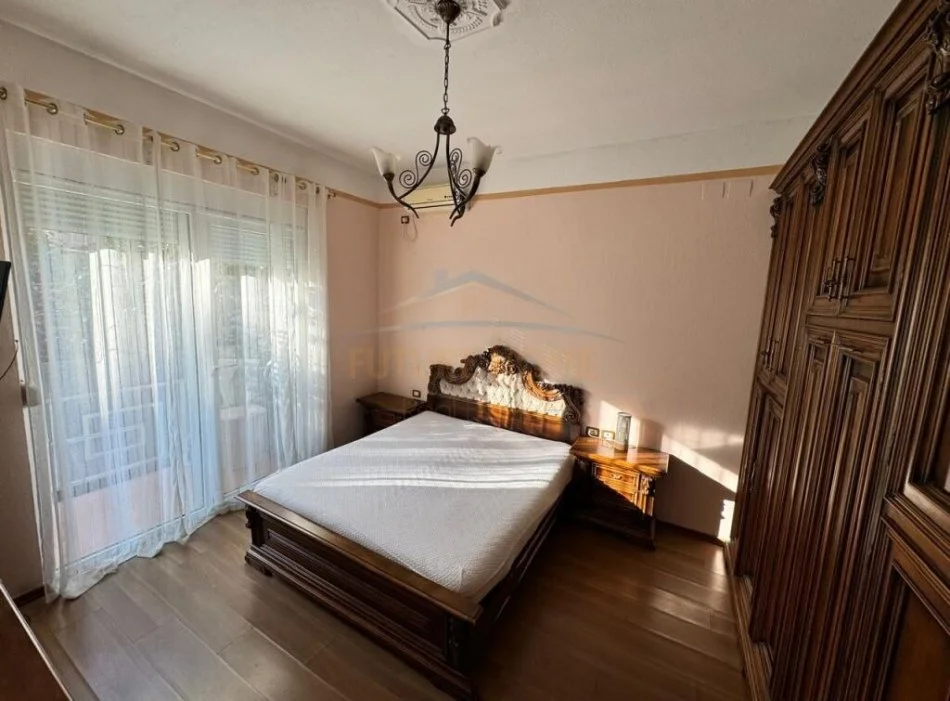 Tirane, jepet me qera apartament 2+1 Kati 2, 120 m² 750 € (Myslym Shyr)