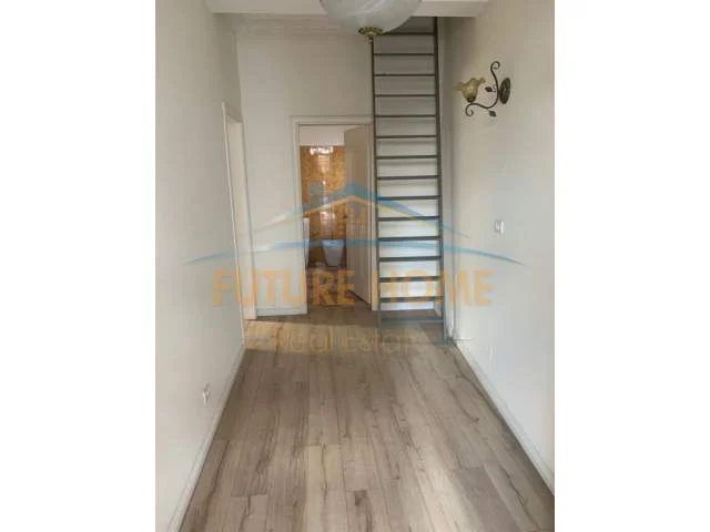 Tirane, jap me qera ambjent biznesi Kati 2, 105 m² 500 Euro (Rruga e Kavajes)
