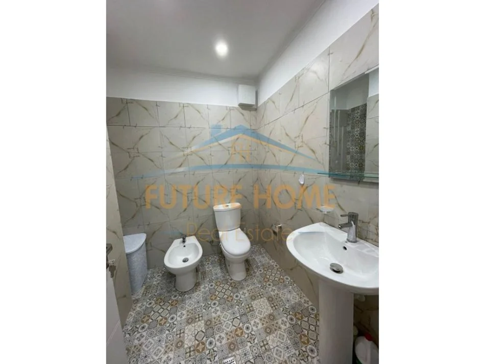 Durres, jepet me qera apartament 2+1+Ballkon Kati 11, 1.200 € (Vollga, Durres)