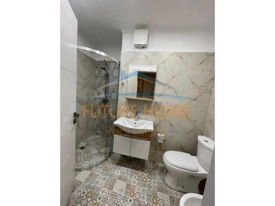 Durres, jepet me qera apartament 2+1+Ballkon Kati 11, 1.200 € (Vollga, Durres)