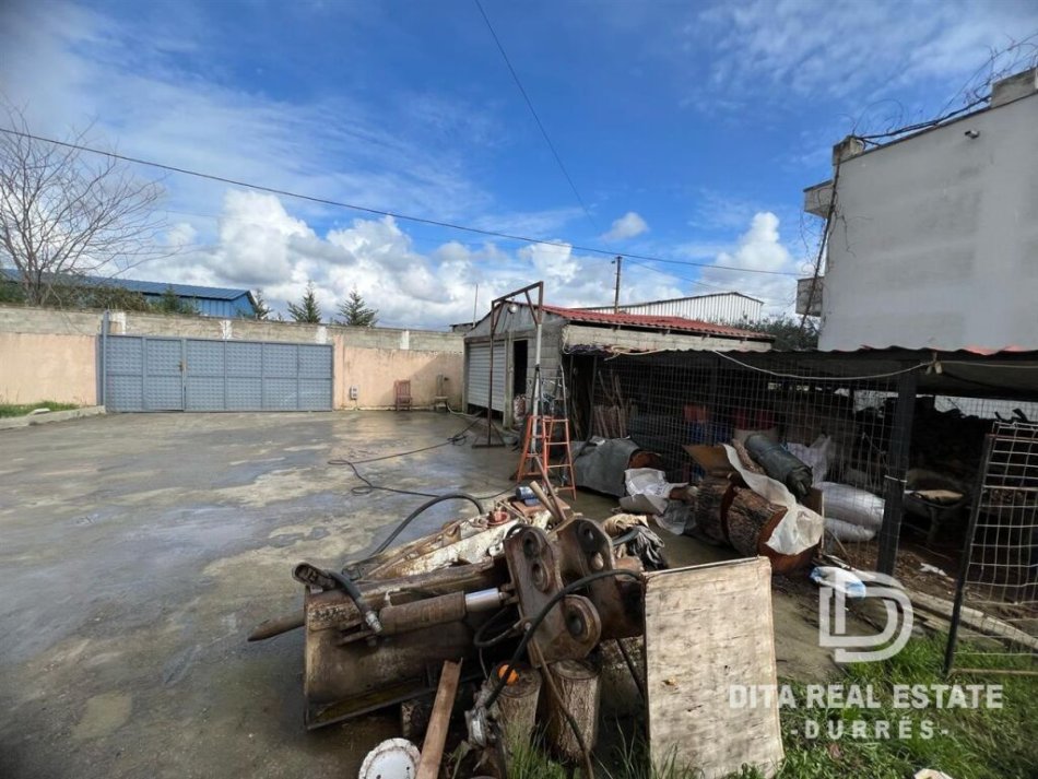 Durres, shitet Vile 5+1+Aneks+Ballkon Kati 2, 1.000 m² 140.000 € (Xhafzotaj)