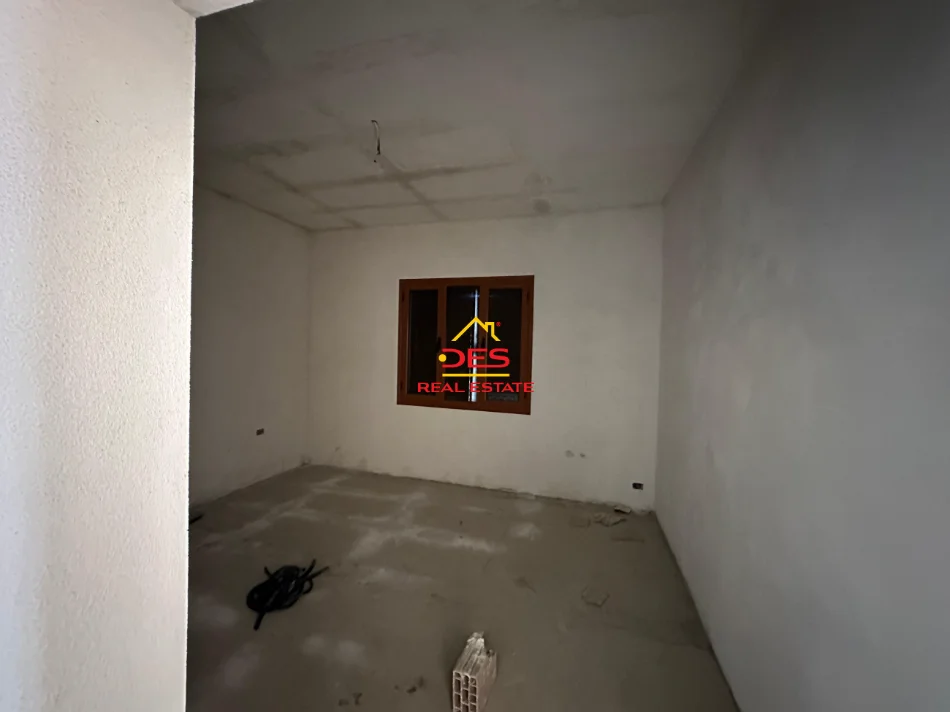 Vlore, shitet shtepi 2+1+Ballkon Kati 0, 115 m² 95.000 € (Babicë e Madhe)