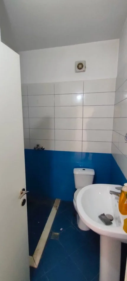 Tirane, jepet me qera apartament 2+1+Ballkon Kati 1, 90 m² 450 € (Don Bosco)