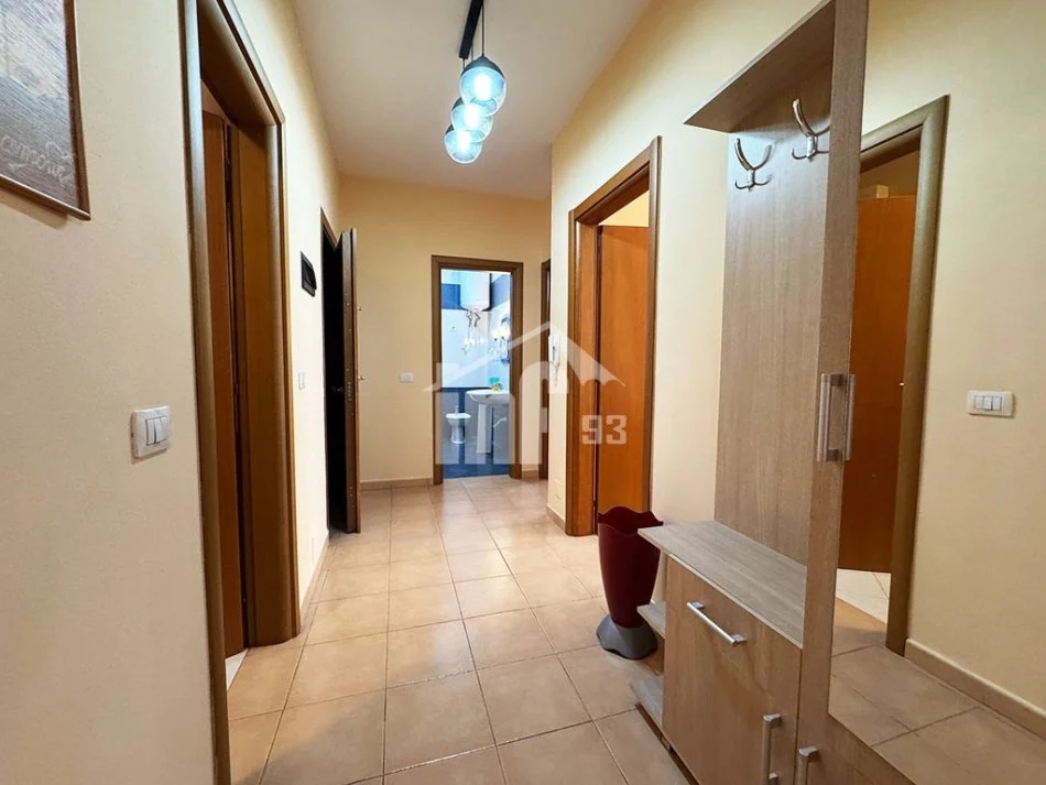Tirane, jepet me qera apartament 2+1 Kati 9, 140 m² 1.000 € (PRANË RING CENTER, ZOGU I ZI)