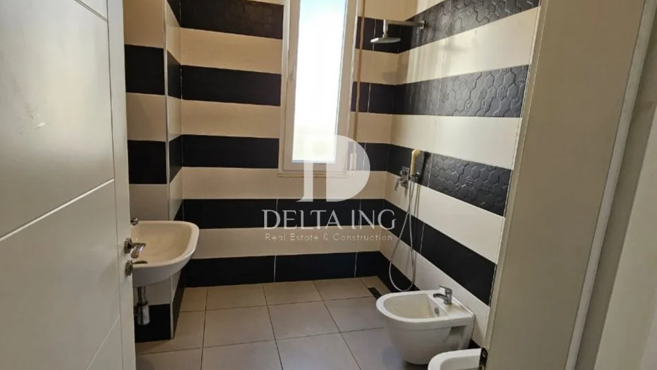 Tirane, jepet me qera apartament 2+1 Kati 3, 87 m² 450 € (Parku Ish Fusha Aviacionit)