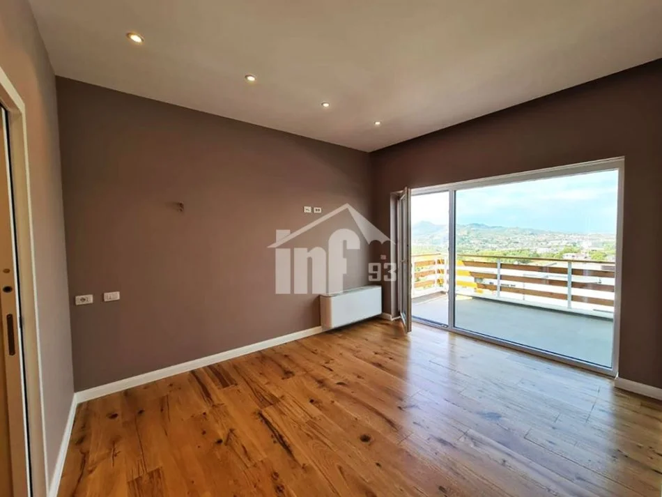Tirane, jepet me qera Vile 3 Katshe , 480 m² 5.000 € ("LONG HILLS" REZIDENCE)