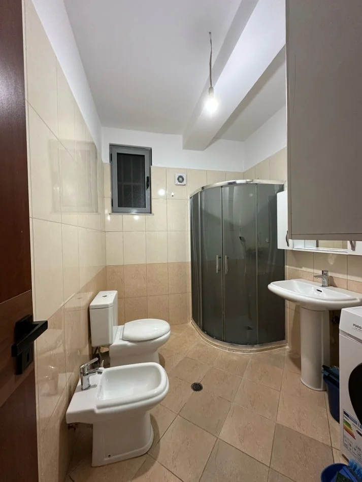 Tirane, jepet me qera apartament 2+1 Kati 3, 100 m² 500 € (MISTO MAME)