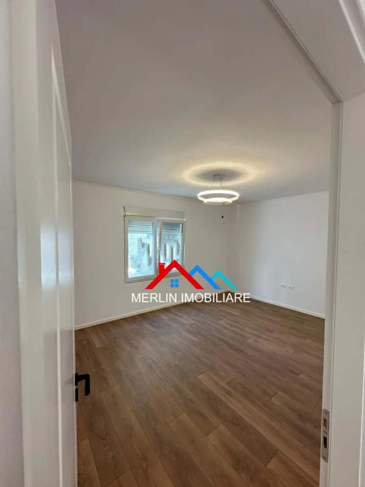 Tirane, shitet apartament 2+1+Ballkon Kati 4, 65 m² (RRUGA KAHRAMAN YLLI,PRO FARMA)