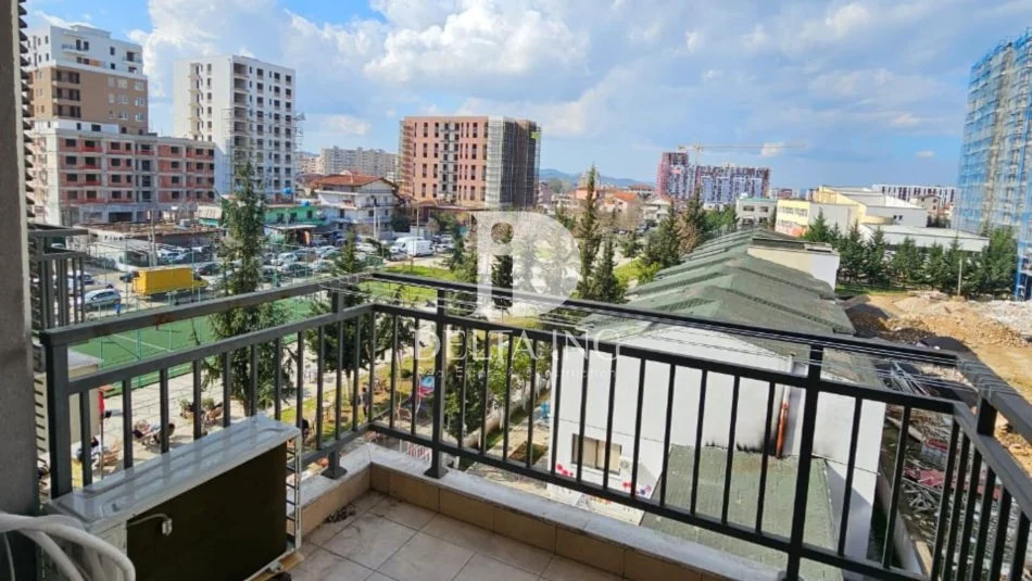 Tirane, jepet me qera apartament 2+1 Kati 3, 87 m² 450 € (Parku Ish Fusha Aviacionit)
