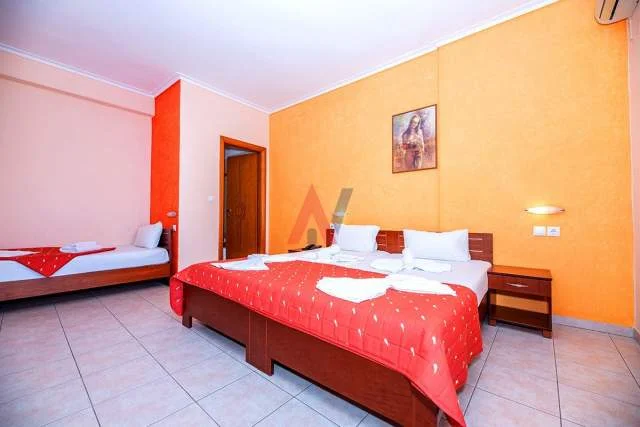 Katerini Greqi SHITET Hotel 4-katësh me 28 dhoma.