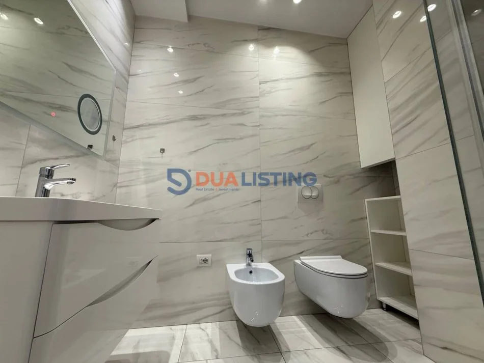 Tirane, jepet me qera apartament duplex Dublex , 171 m² 1.500 € (Rruga Barrikadave)