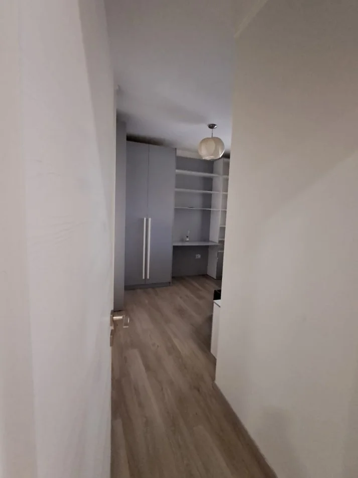 Tirane, jepet me qera apartament 3+1+Aneks+Ballkon , 120 m² 1.600 € (Bllok)