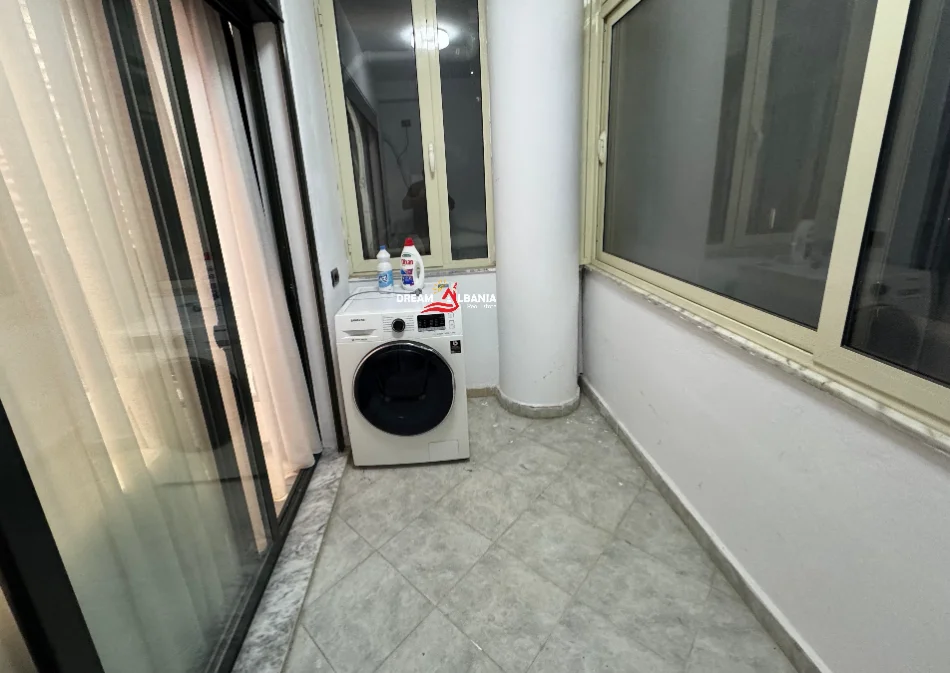 Tirane, shitet apartament 2+1+Ballkon Kati 5, 90 m² 165.000 € (Fresk)