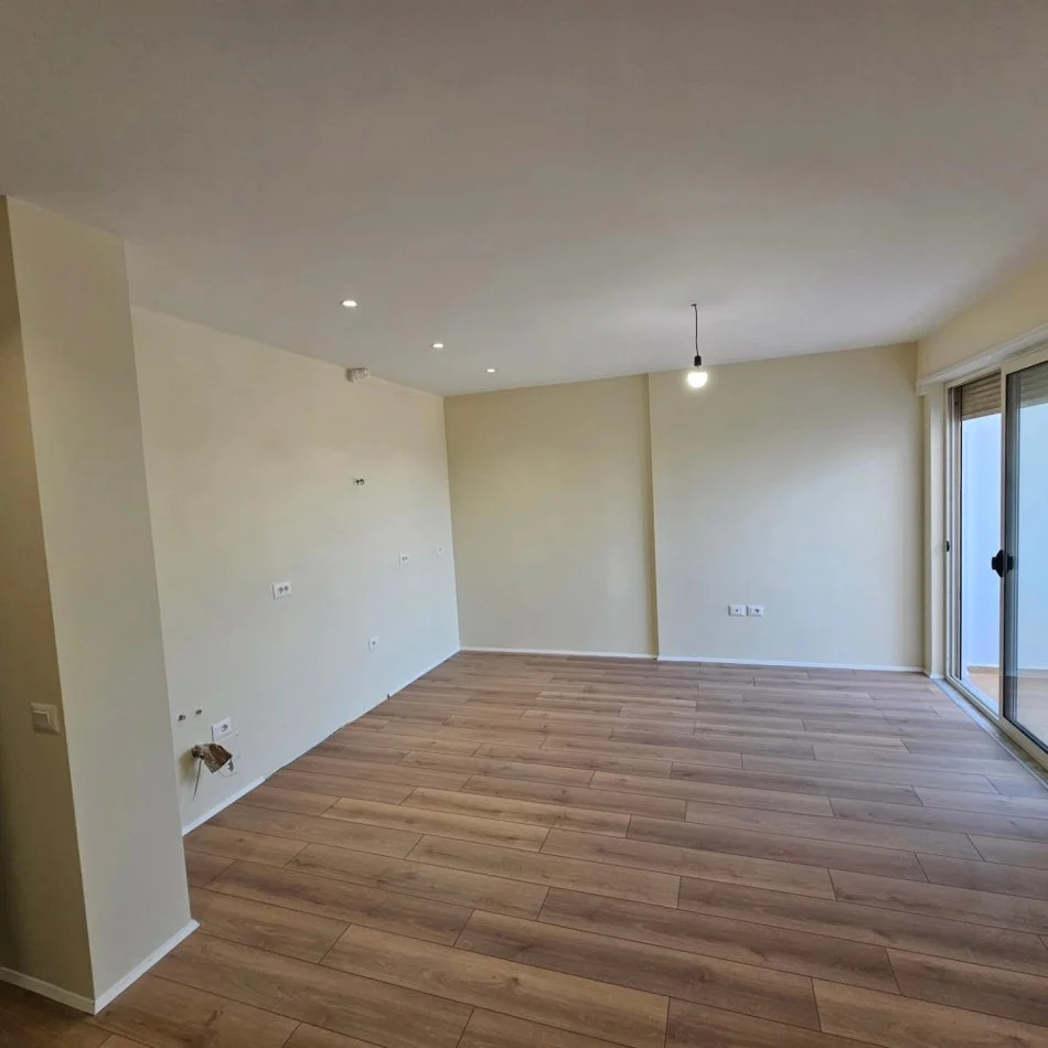 Tirane, shitet apartament 1+1 Kati 9, 58 m² 125.000 € (Rruga e Kavajes)