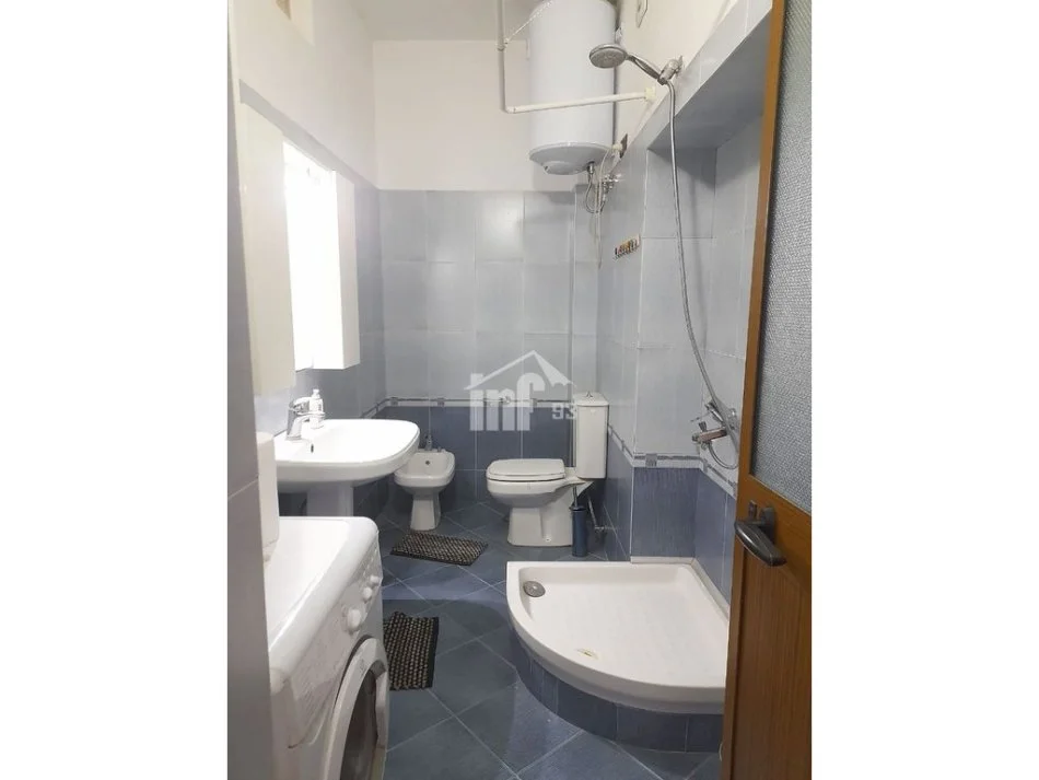 Tirane, jepet me qera apartament 1+1+Ballkon Kati 5, 82 m² 600 € (RRUGA “IBRAHIM RUGOVA”, BLLOK)