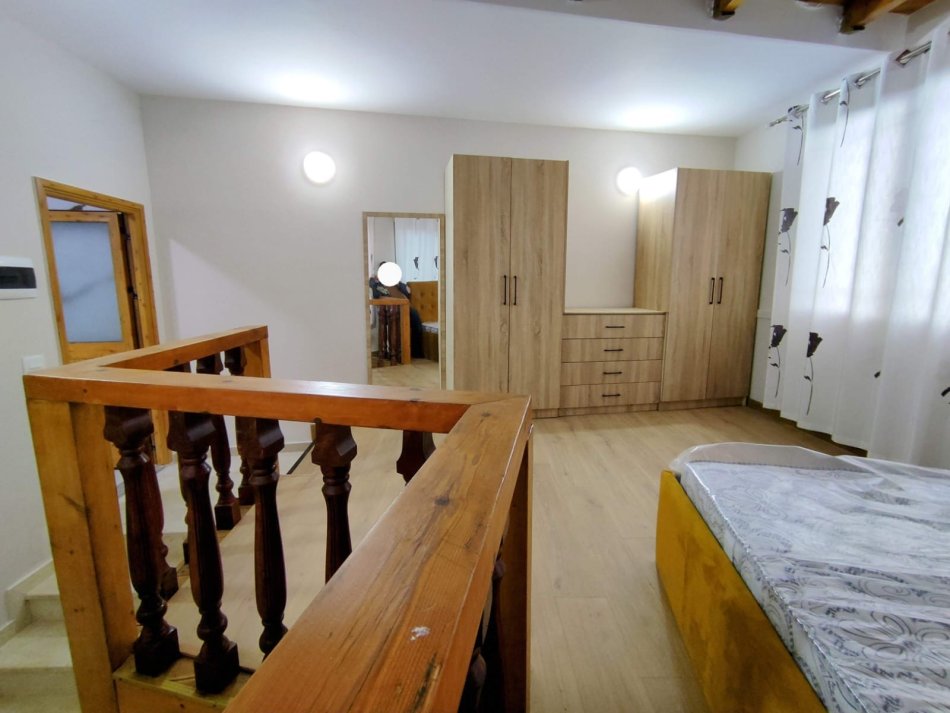 Tirane, jepet me qera nga Pronari, pa-komision apartament duplex 1+1+Ballkon Kati 2, 60 m² 350 € (Rruga Muhamed deliu)