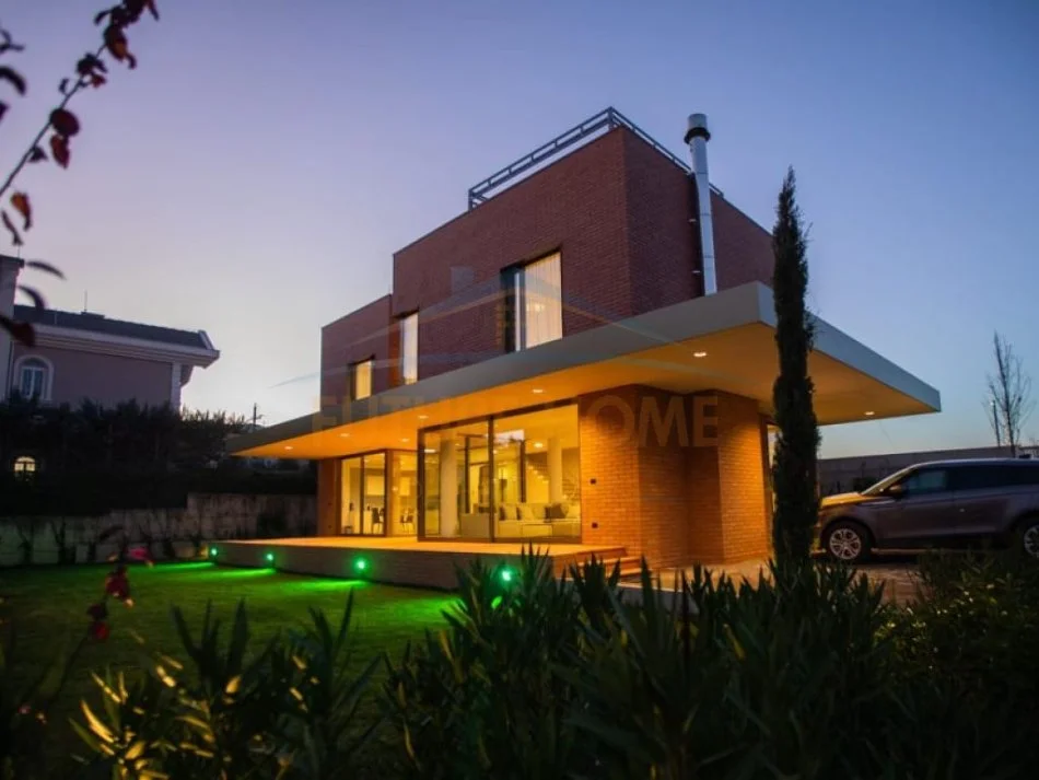 Tirane, jepet me qera Vile 2 Katshe , 1.082 m² 5.000 € 