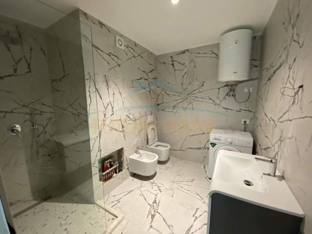 Durres, jepet me qera apartament 1+1 Kati 12, 89 m² 650 Euro (VOLLGA)