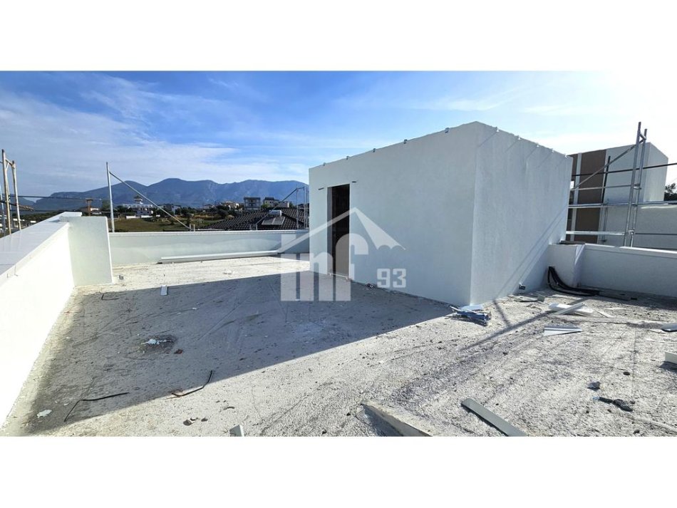 Tirane, shitet Vile 3 Katshe , 324 m² 758.600 € (NE LUNDER, VETEM 5 MIN NGA TEG)