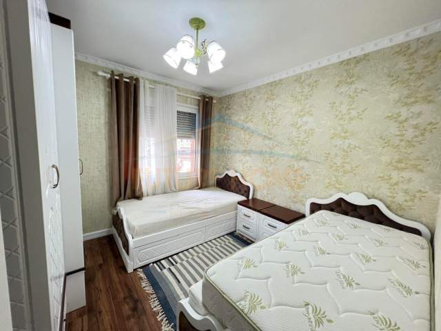 Tirane, jepet me qera apartament 2+1+BLK Kati 7, 130 m² 700 Euro (Sima Com)