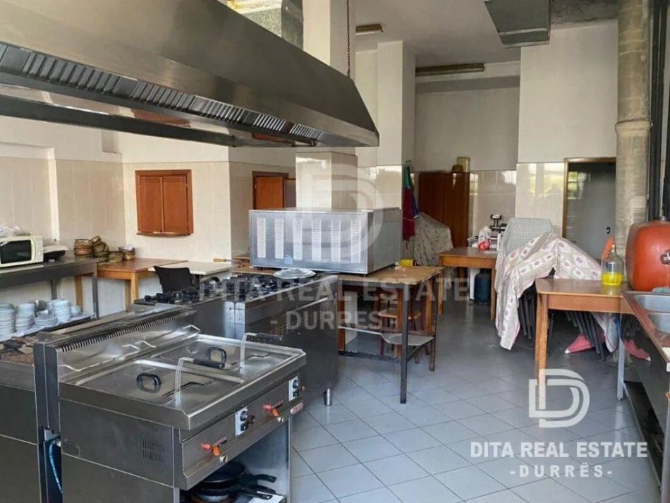 Durres, shitet ambjent biznesi Kati 3, 1.230 m² 1.200.000 € (Pavaresia)