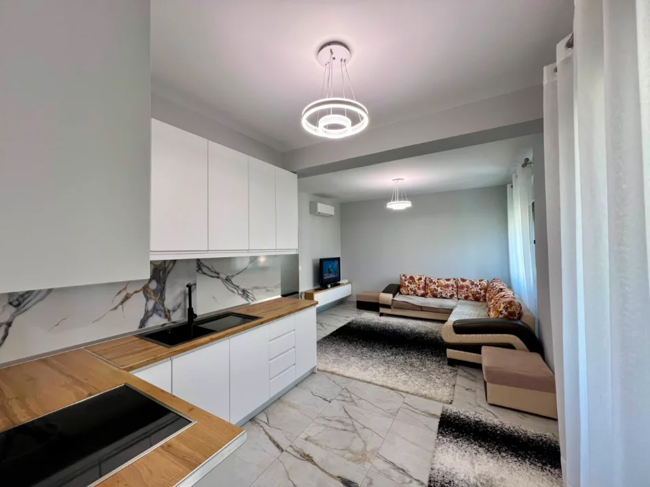Tirane, jepet me qera apartament 1+1+parkim Kati 3, 74 m² 700 € (Shkolla e Baletit)