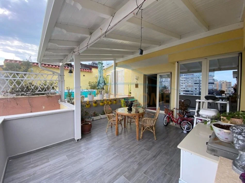 Durres, shitet apartament 3+1+Ballkon Kati 10, 228 m² 400.000 € (Vollga, Durres)