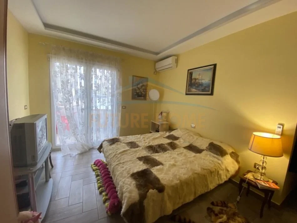 Durres, shitet apartament 3+1+Ballkon Kati 10, 228 m² 400.000 € (Vollga, Durres)