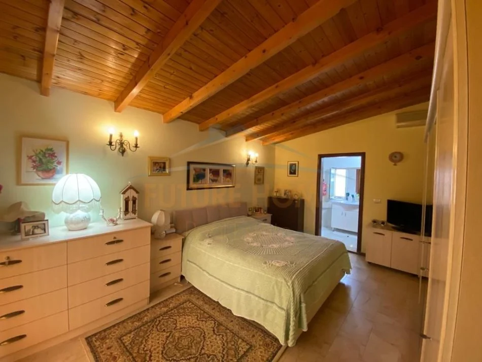 Durres, shitet apartament 3+1+Ballkon Kati 10, 228 m² 400.000 € (Vollga, Durres)