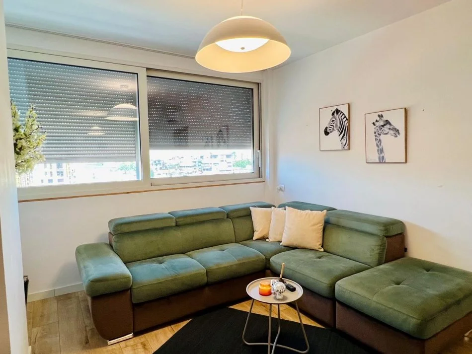 Shqiperi, jepet me qera apartament 1+1+Ballkon Kati 6, 65 m² 700 € (Sulejman Delvina)