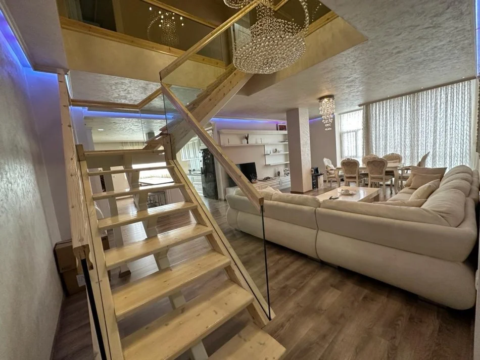 Durres, shitet apartament duplex Dublex Kati 5, 200 m² 200,000 € (durres)