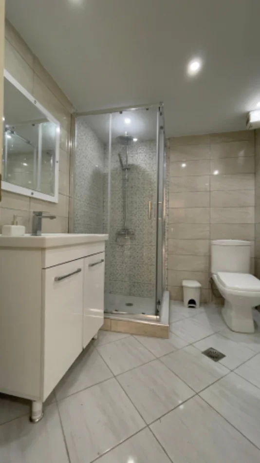 Tirane, jepet me qera apartament 2+1 Kati 5, 94 m² 650 € (Ngjit me fondacionin Eleonor)