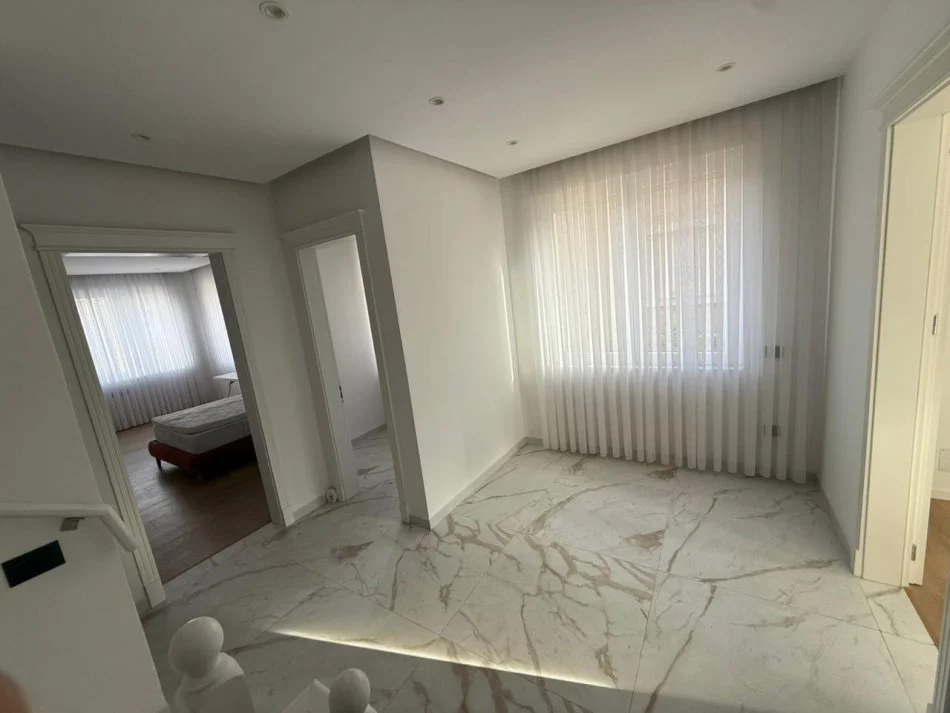 Tirane, shitet Vile 3 Katshe , 517 m² 695.000 € (JO AGJENSI)