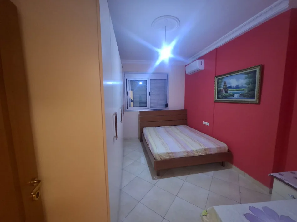 Vlore, jepet me qera apartament 2+1 Kati 3, 120 m² 500 € (Lungomare, Vlorë)