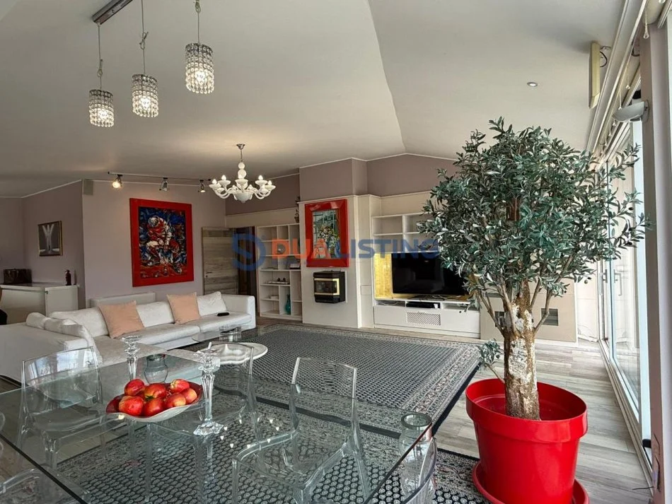 Tirane, jepet me qera apartament+verande | Penthouse 2+1+Ballkon Kati 6, 200 m² 1.700 € (Liqeni i Thate)