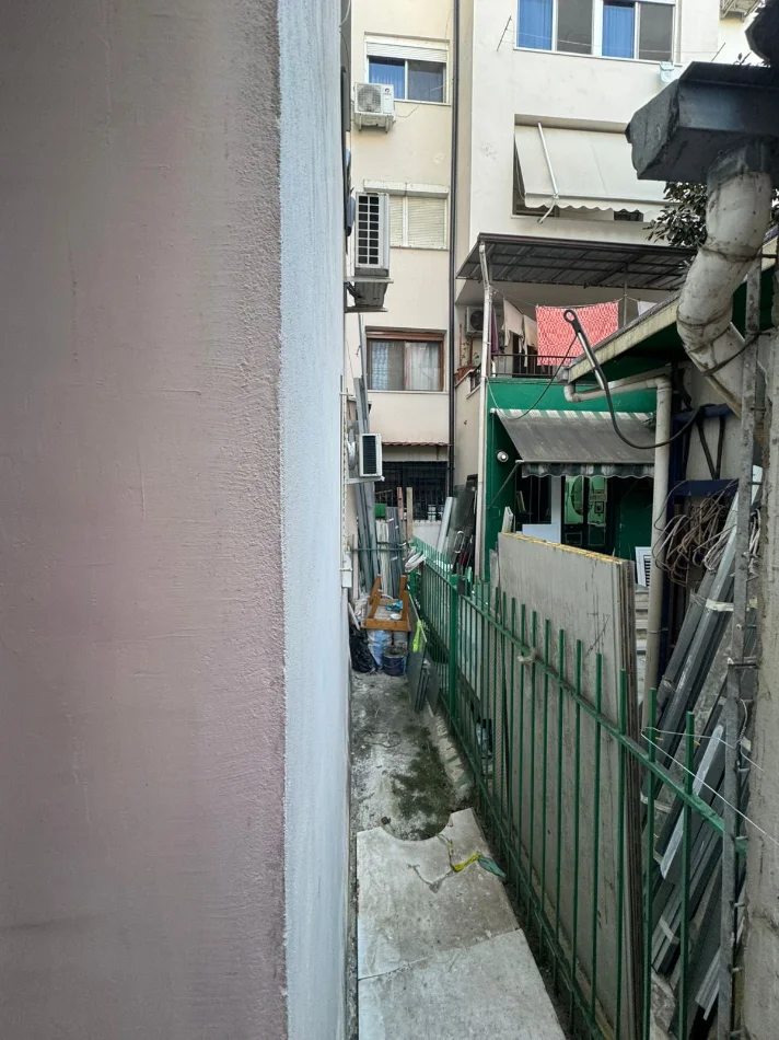 Tirane, shitet apartament 1+1 Kati 1, 105 m² 210.000 € (Gjimnazi Besnik Sykja)