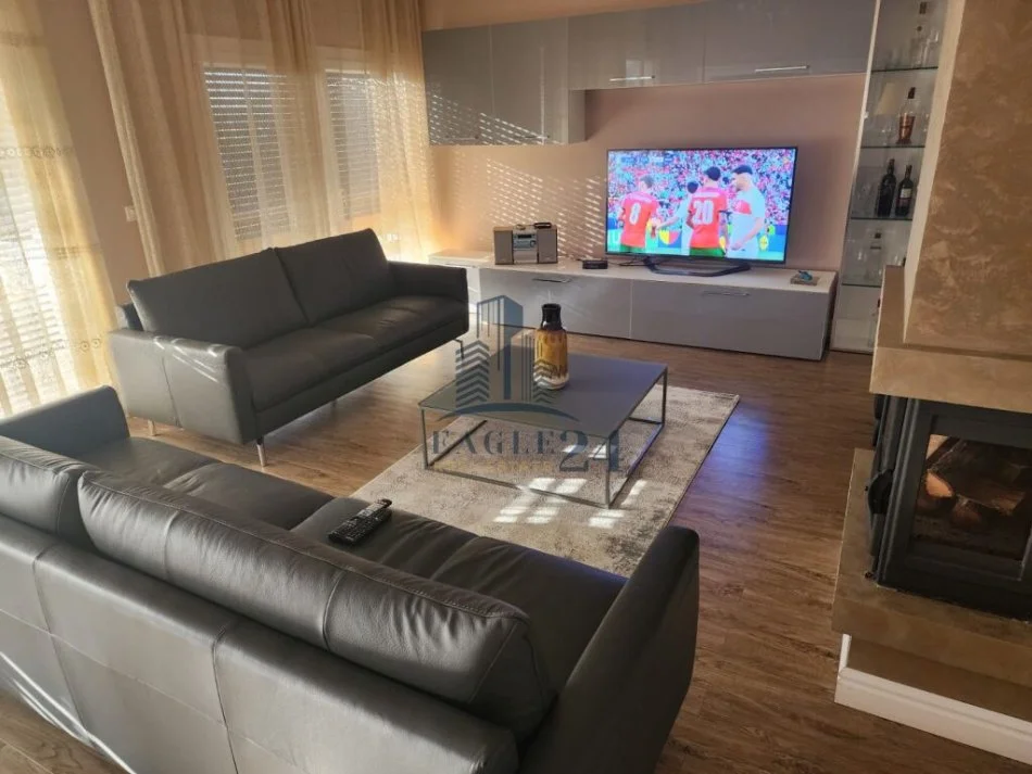 Tirane, jepet me qera 3+1+Aneks+Ballkon Kati 0, 550 m² 2.000 € (teg)