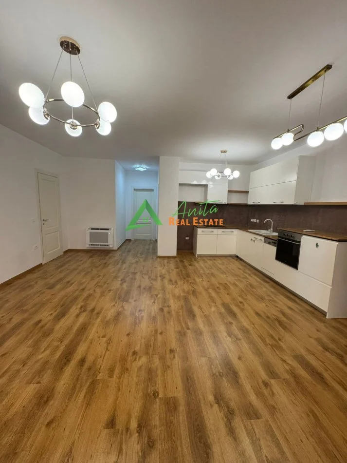 Tirane, jepet me qera apartament 2+1+Ballkon Kati 3, 75 m² 800 € (Kompleksi Delijorgji)