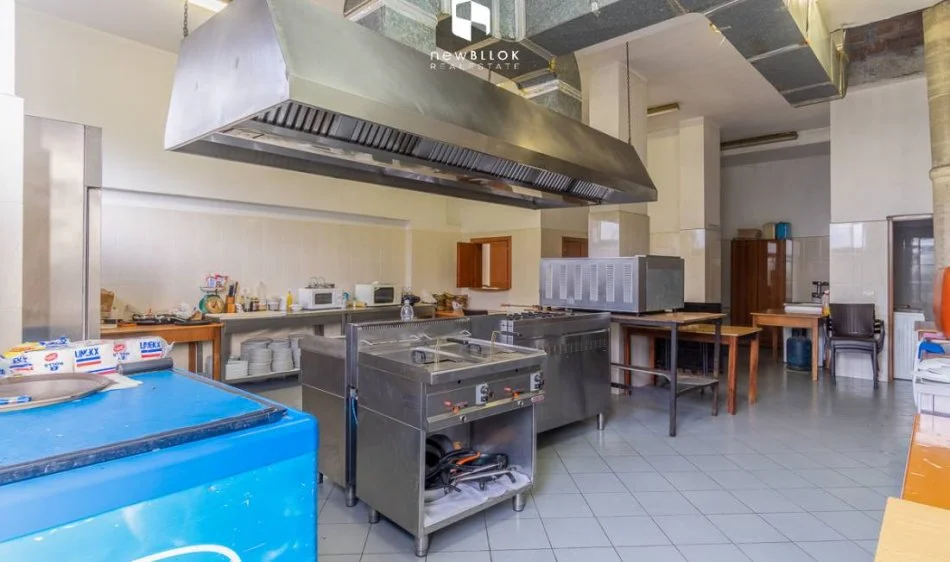 SHITET: Hotel ne Vendndodhje Fantastike ne  📍 Durres, Vija e Dyte - Kati 3, 1.264 m² 1.200.000 € ******** 🌊