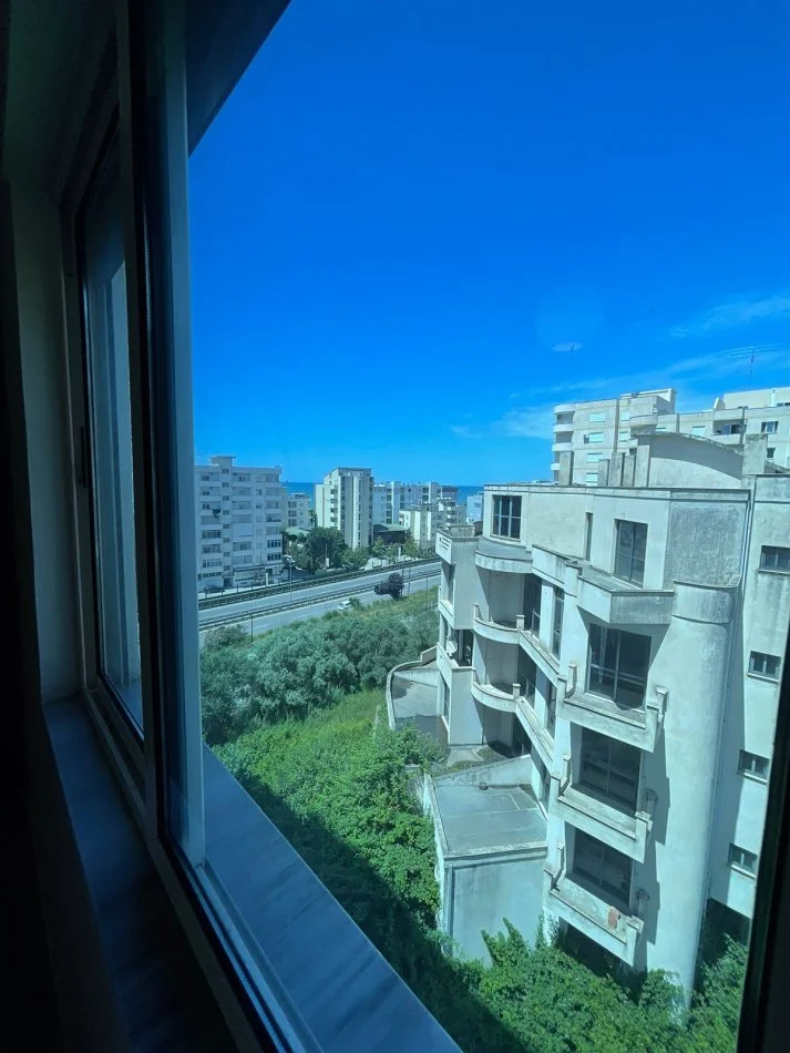 Durres, jepet me qera apartament 2+1+Ballkon Kati 5, 120 m² 400 € (Shkembi Kavajes)