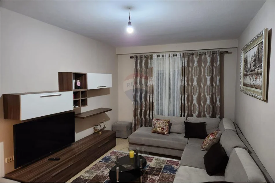 Tirane, jepet me qera apartament 1+1 , 65 m² 400 € (Kodra e Diellit, Shqipëri)