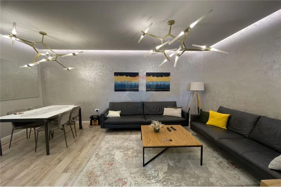 Tirane, jepet me qera 2+1 , 80 m² 800 € (21 Dhjetori, Shqipëri)