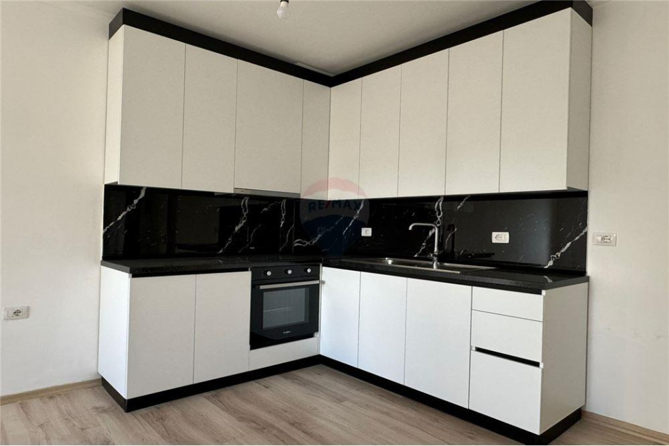 Tirane, jepet me qera apartament 2+1 , 82 m² 390 € (Benjamin Kruta - Laprakë, Shqipëri)