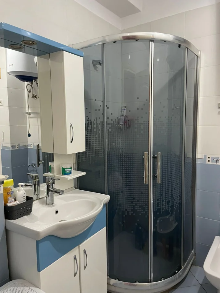 Durres, jepet me qera apartament 1+1 Kati 3, 70 m² 300 € (Plazh Durres ,Antayla)