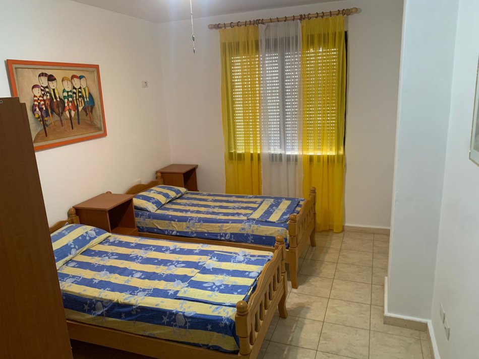 Durres, jepet me qera apartament 2+1+Ballkon Kati 5, 75 m² 400 € 