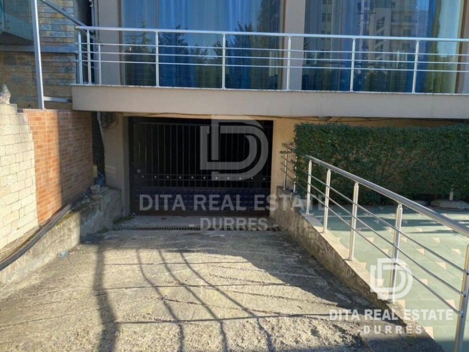 Durres, shitet ambjent biznesi Kati 3, 1.230 m² 1.200.000 € (Pavaresia)