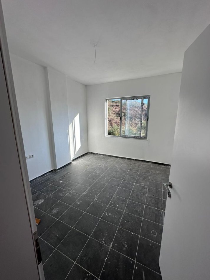 Durres, shitet apartament 2+1+2 Kati 2, 99 m² 69.000 €