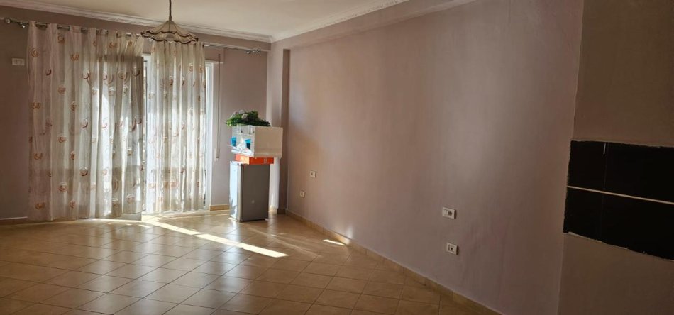 Durres, shitet apartament 3+1+Aneks+Ballkon Kati 3, 140 m² 